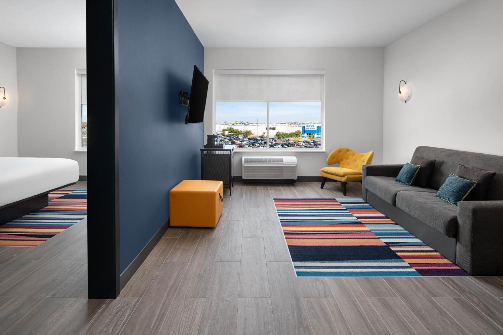 Отель Aloft Katy Mills Экстерьер фото