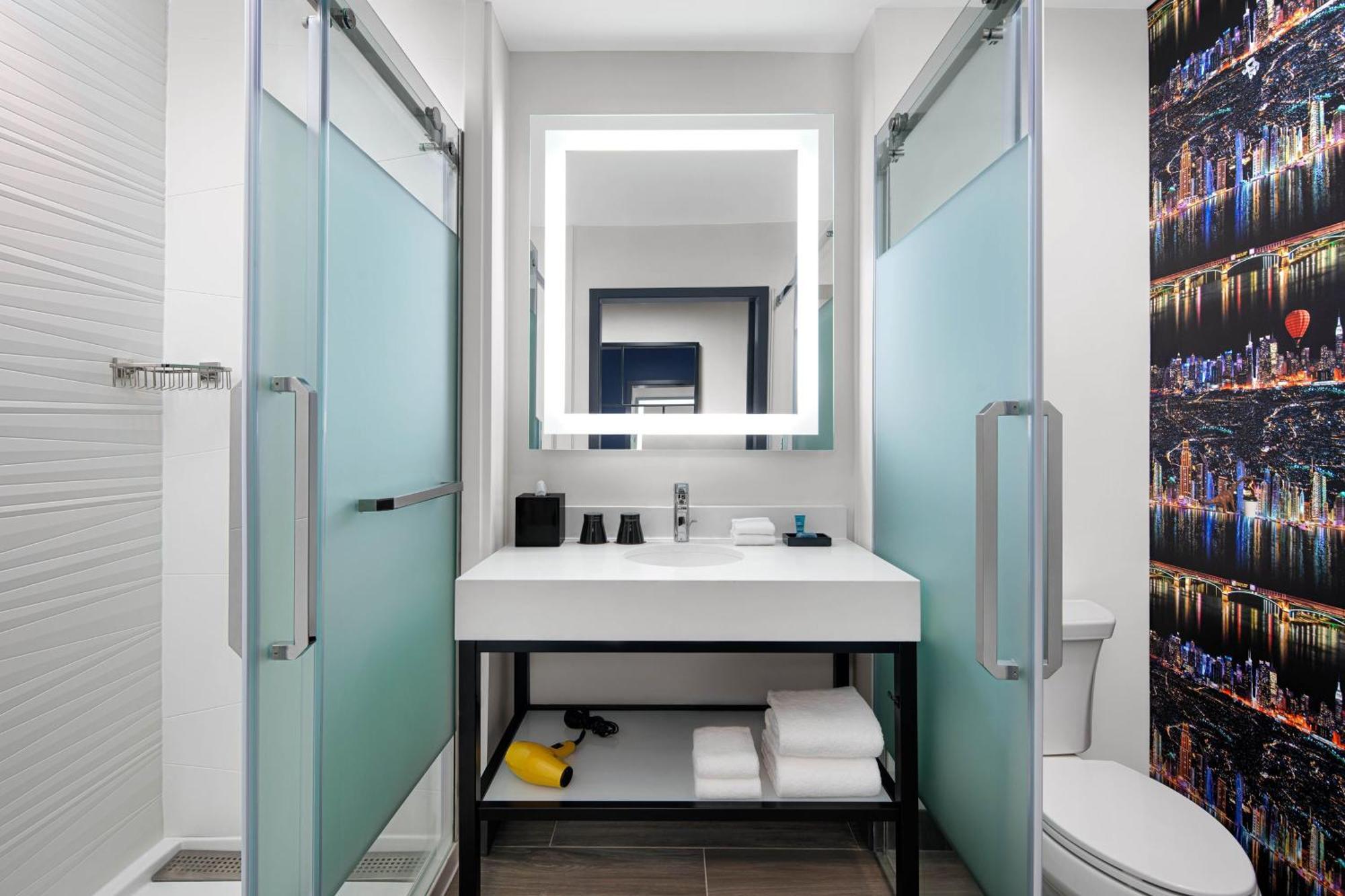 Отель Aloft Katy Mills Экстерьер фото