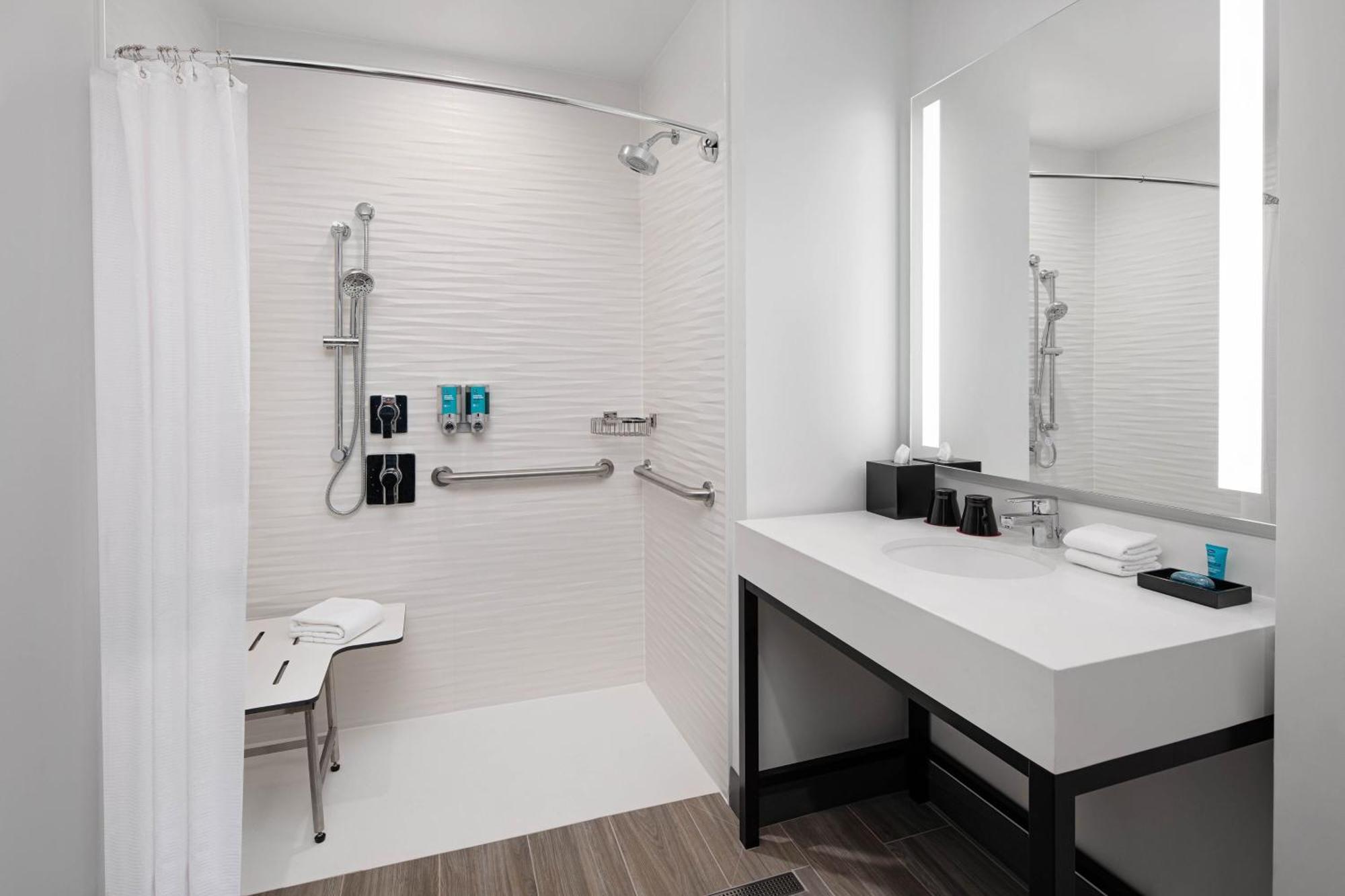 Отель Aloft Katy Mills Экстерьер фото
